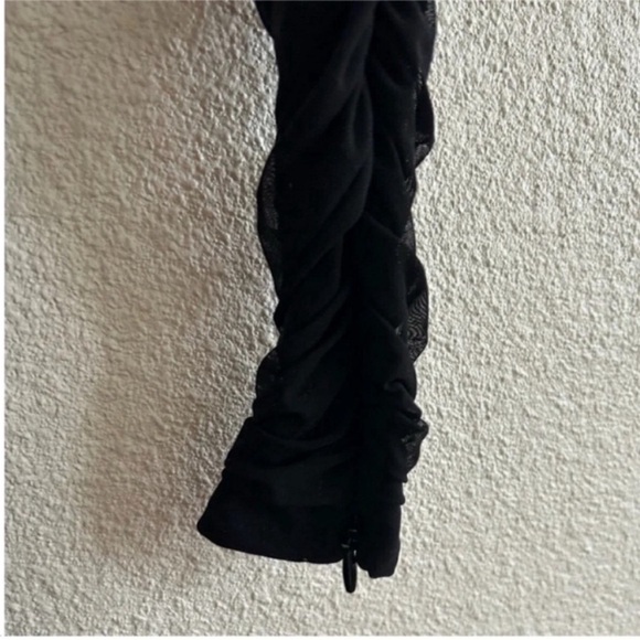 House Of CB Anais Off The Shoulder Long Sleeve Ruched Midi Dress Black - Picture 5 of 10